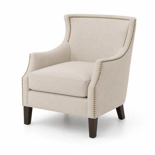 Sillón de poliéster beige con patas de madera
