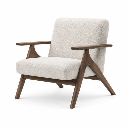 Silla de madera y bouclé beige